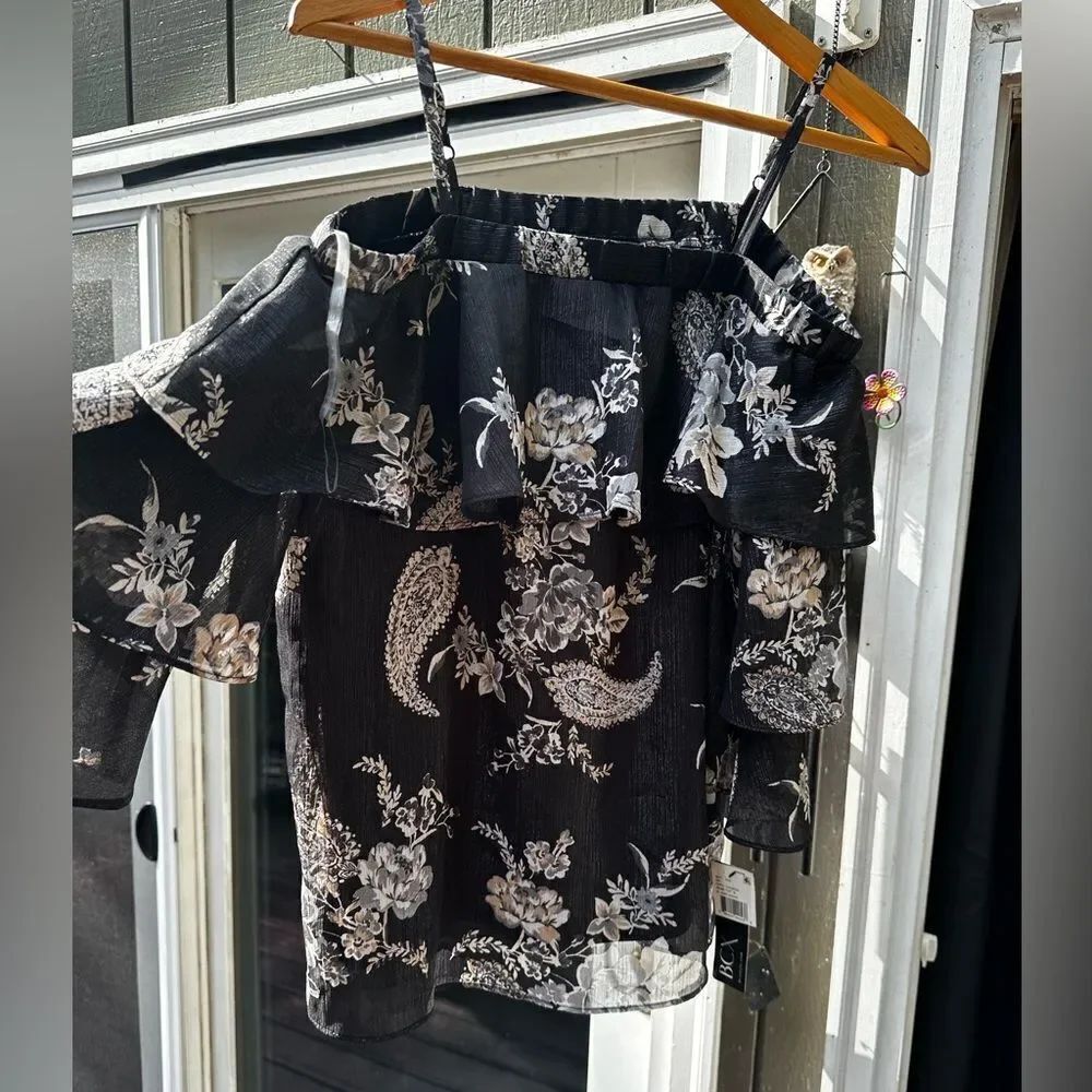 BCX Black and White Floral Top with a cool Goldish sheen